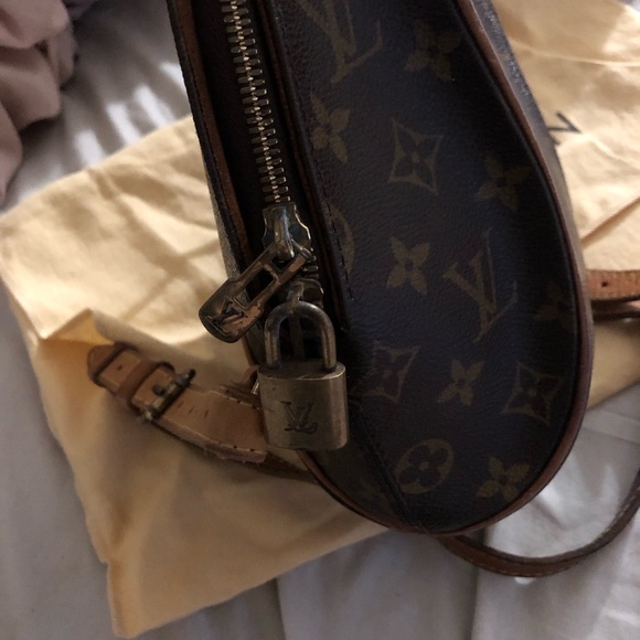 Authentic Louis Vuitton - Picture 3 of 10